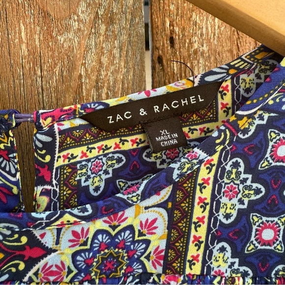 ZAC & RACHEL Women’s Blue Red Geometric Ruffle Short Sleeve Blouse Size XL - Picture 2 of 9